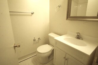 1310 W Leland Ave, Unit 2 in Chicago, IL - Foto de edificio - Building Photo