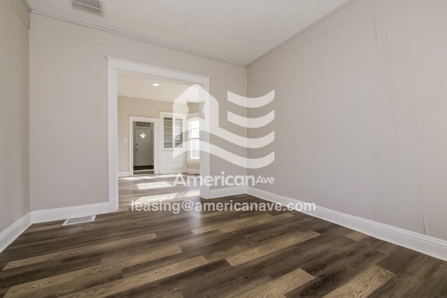 2049 Florence Blvd in Omaha, NE - Building Photo - Building Photo