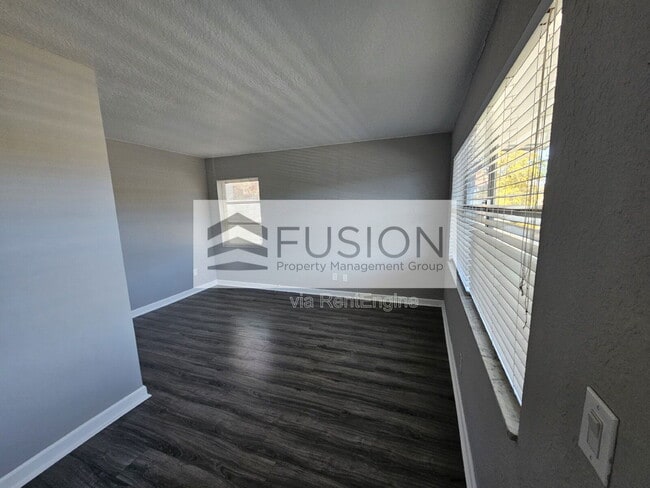 400 NW 65th Ave in Margate, FL - Foto de edificio - Building Photo