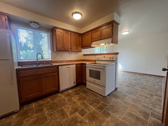 5612 Seahurst Ave in Everett, WA - Building Photo - Building Photo