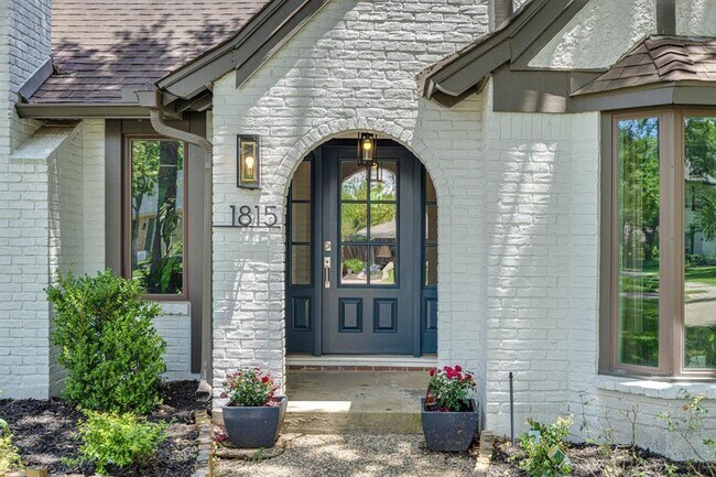 property at 1815 Valley Vista Dr