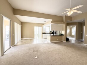 8264 Pine Cay Rd in Wellington, FL - Building Photo - Building Photo