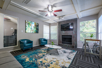 Preston Oaks in Dallas, TX - Building Photo - Interior Photo