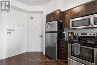 215 Fort York Blvd in Toronto, ON - Building Photo - Building Photo