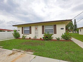14181 Old Olga Rd in Ft. Myers, FL - Building Photo