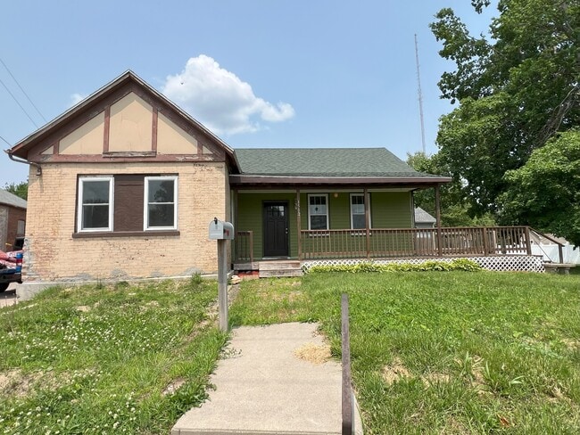 property at 1502 Mt Pleasant St