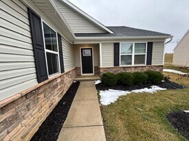 309 Pebble Creek Ct in Amherst, OH - Building Photo
