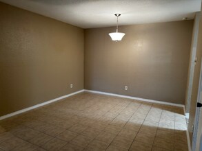 9700 Leawood Blvd in Houston, TX - Building Photo - Building Photo