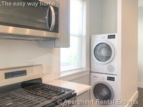 77 Kinnaird St, Unit 1 in Cambridge, MA - Foto de edificio - Building Photo