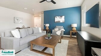 2445 Estrella Pkwy in Goodyear, AZ - Building Photo