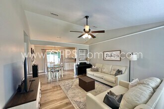 489 Sara Ave in Mary Esther, FL - Building Photo - Building Photo