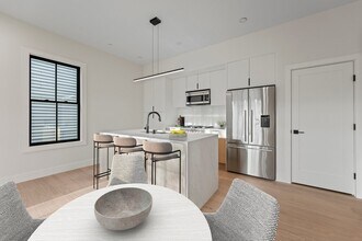 224 W 9th St, Unit 4 in Boston, MA - Foto de edificio - Building Photo