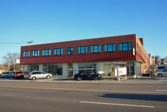 8816-8822 Gravois Rd in Affton, MO - Building Photo - Building Photo