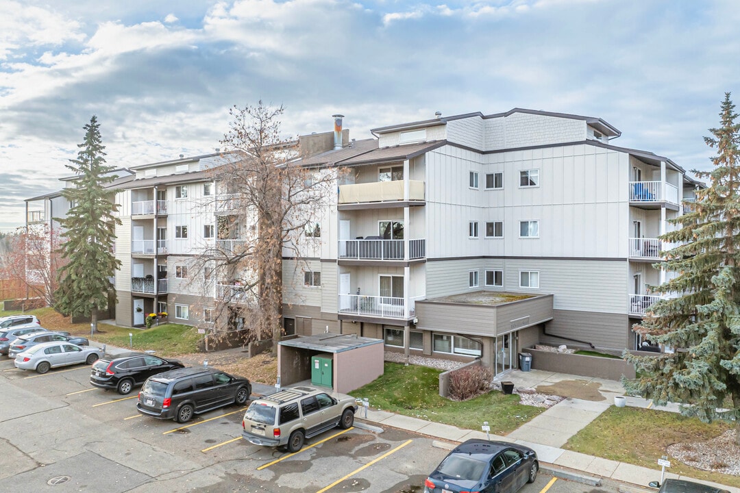 Heatheridge Estates Apartments A & C in Edmonton, AB - Building Photo