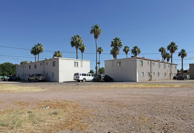 Palm Dale Apartment in Mesa, AZ - Building Photo - Building Photo