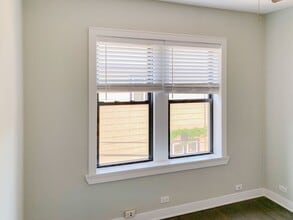 1954 W Wilson Ave, Unit 2-BB in Chicago, IL - Building Photo - Building Photo