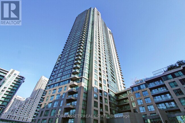 219-219 Fort York Blvd
