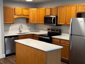 922 Village Cir, Unit C in Pueblo, CO - Building Photo