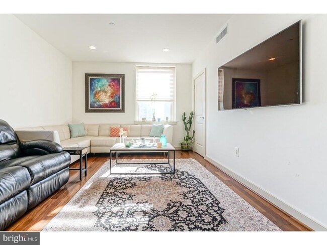 111 S 15th St in Philadelphia, PA - Building Photo - Building Photo