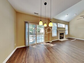 636 Long Melford Dr in Rolesville, NC - Foto de edificio - Building Photo