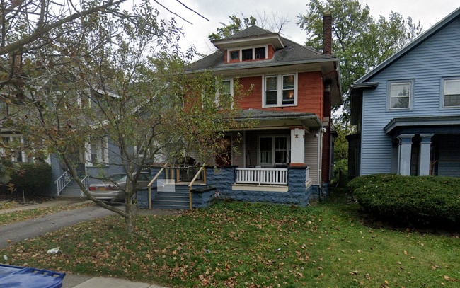 85 Highgate Ave in Buffalo, NY - Foto de edificio - Building Photo