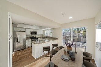 3018 Sycamore Springs Dr in Humble, TX - Foto de edificio - Building Photo