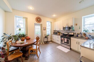 935 Summit Ave in Jersey City, NJ - Building Photo - Building Photo