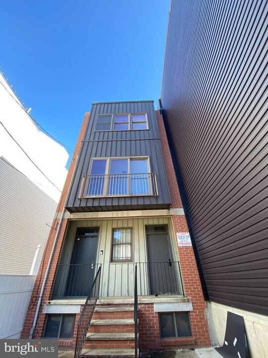 1805 N 18th St in Philadelphia, PA - Building Photo