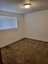 4005 McLean Dr in Yakima, WA - Building Photo - Building Photo