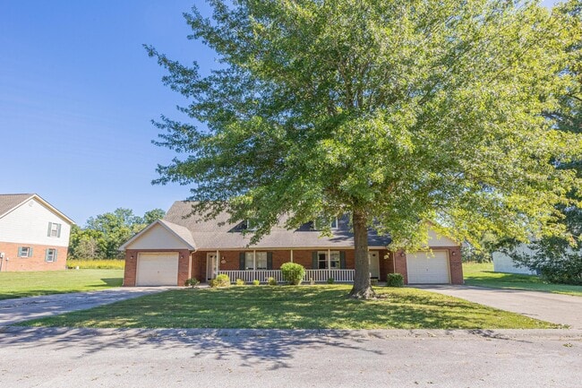 property at 10896 Oak Blvd