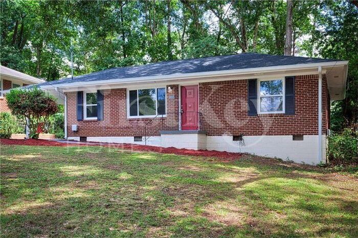 3119 Bellgreen Way in Decatur, GA - Building Photo