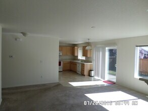 211 Churchill Downs St SE in Albany, OR - Building Photo - Building Photo