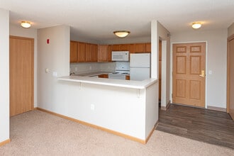 Avana Maple Grove in Maple Grove, MN - Foto de edificio - Interior Photo