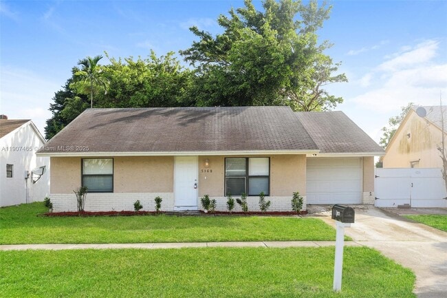 property at 5168 Edgecliff Ave