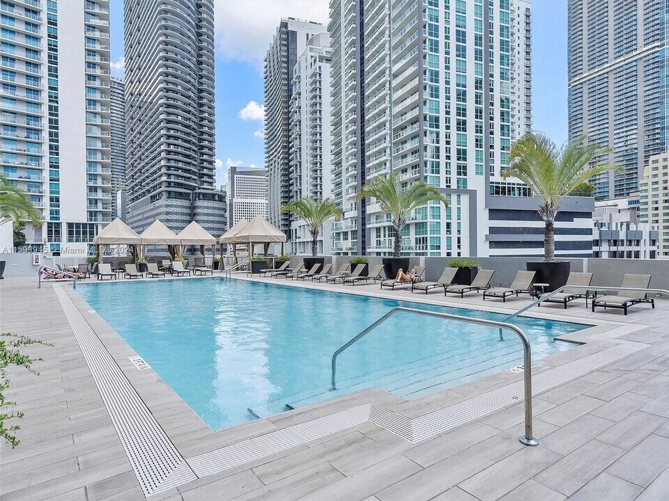 1250 S Miami Ave in Miami, FL - Building Photo