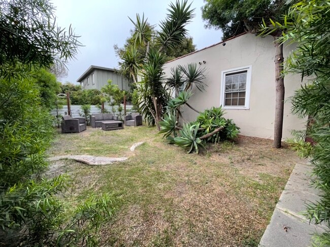 property at 1860 10th St