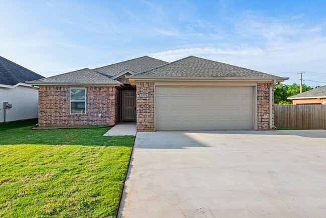 2320 Tinker Trail in Wichita Falls, TX - Building Photo - Building Photo