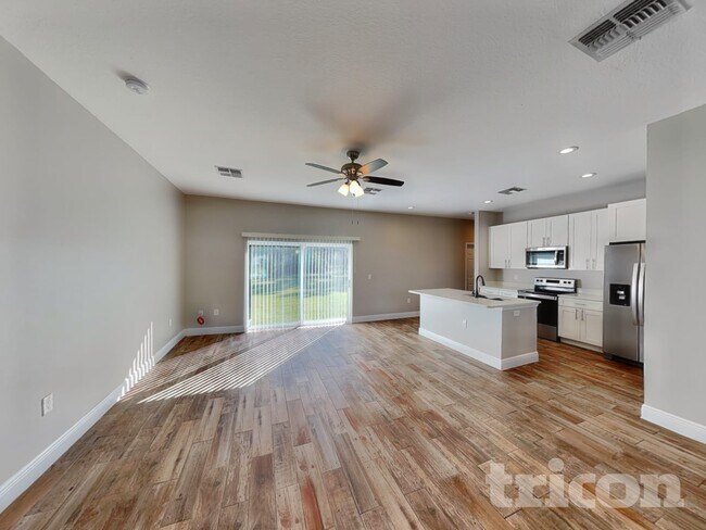 3321 Buttonwood Ave in Deltona, FL - Foto de edificio - Building Photo