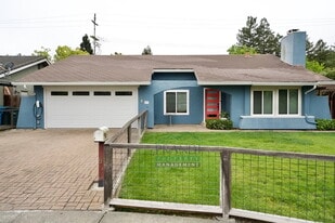 9 Quince Ct in Novato, CA - Building Photo