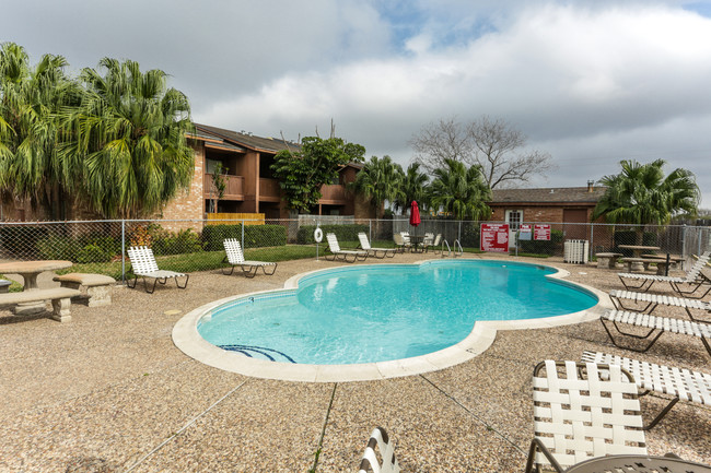 Heather Apartments in San Benito, TX - Foto de edificio - Building Photo