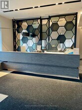 128 Fairview Mall Dr in Toronto, ON - Building Photo - Building Photo