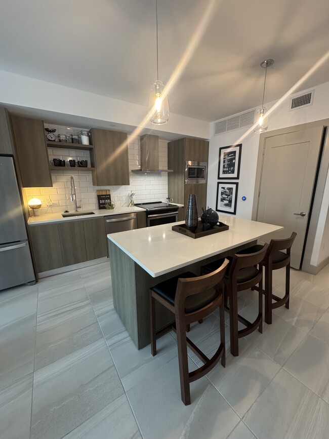 564 SW 2nd St, Unit A3