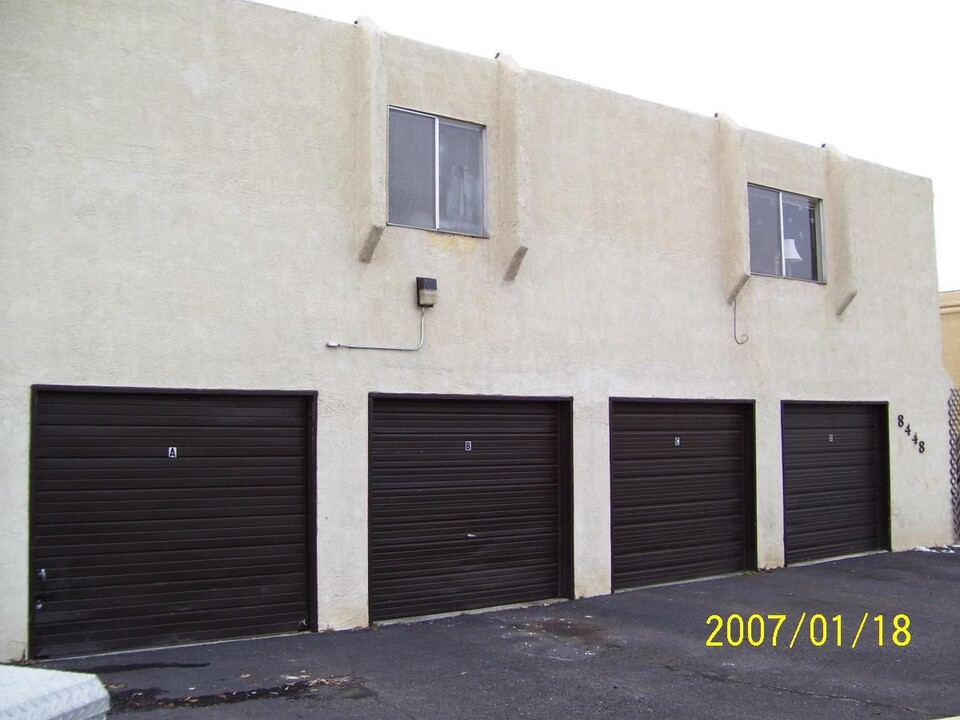 8448 Spain Rd NE in Albuquerque, NM - Building Photo