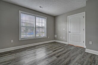 430 Twisted Oak Dr NW in Christiansburg, VA - Building Photo - Building Photo