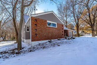 5315 Blue Ridge Blvd in Raytown, MO - Building Photo - Building Photo