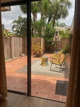 1700 Embassy Dr in West Palm Beach, FL - Building Photo - Building Photo