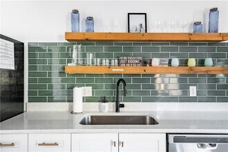 484 Glenwood Pl SE in Atlanta, GA - Building Photo - Building Photo
