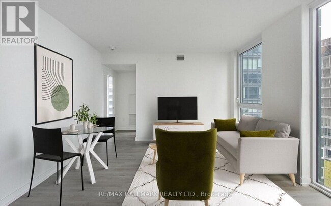 357 King St W in Toronto, ON - Building Photo - Building Photo