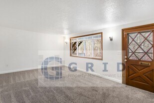 3213 SW Marigold St in Portland, OR - Building Photo