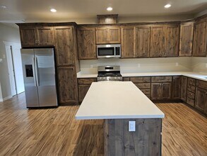 6094 Maxwood Dr in Paradise, CA - Building Photo - Building Photo